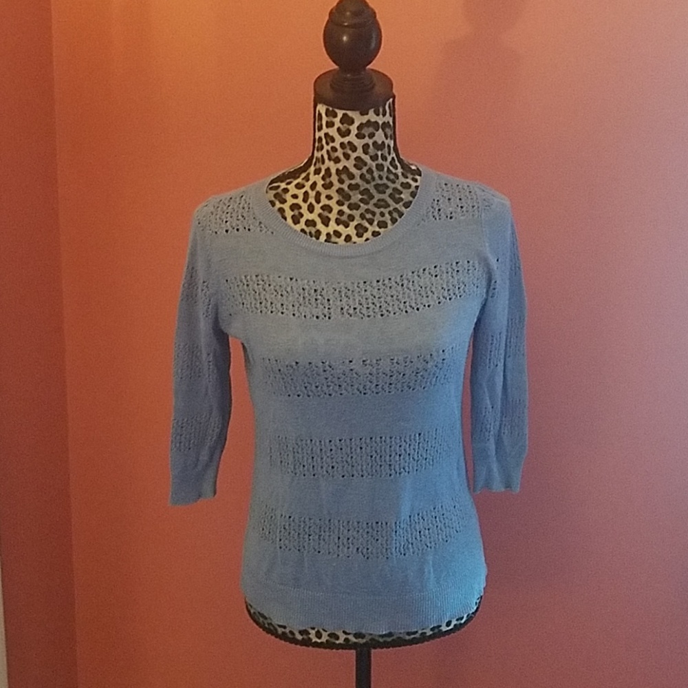 Light blue 3/4 sleeve shirt